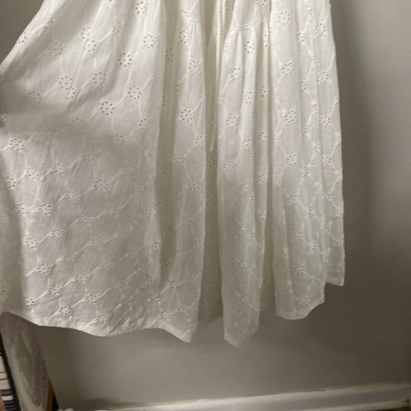 WHITE EYELET BACKLESS TIERED FLOWY FEMININE DRESS MAIDEN MILKMAID HOMESTEAD - Picture 11 of 15